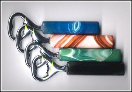 Flaschenöffner mit Edelsteingriff